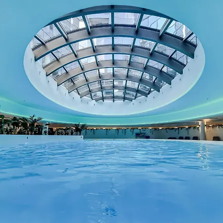 Ans Hanza Tower No 530 - Swimming Pool, Sauna, Jacuzzi, Viewing Terrace *