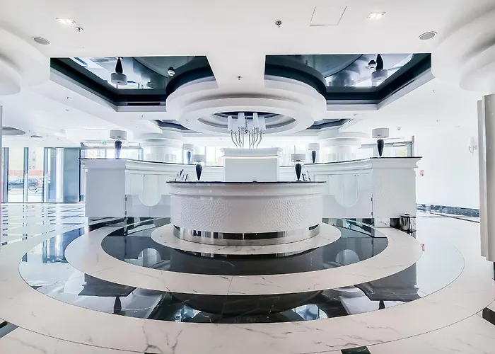 Ans Hanza Tower No 530 - Swimming Pool, Sauna, Jacuzzi, Viewing Terrace Apartment *