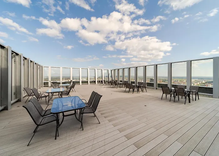 Ans Hanza Tower No 530 - Swimming Pool, Sauna, Jacuzzi, Viewing Terrace *